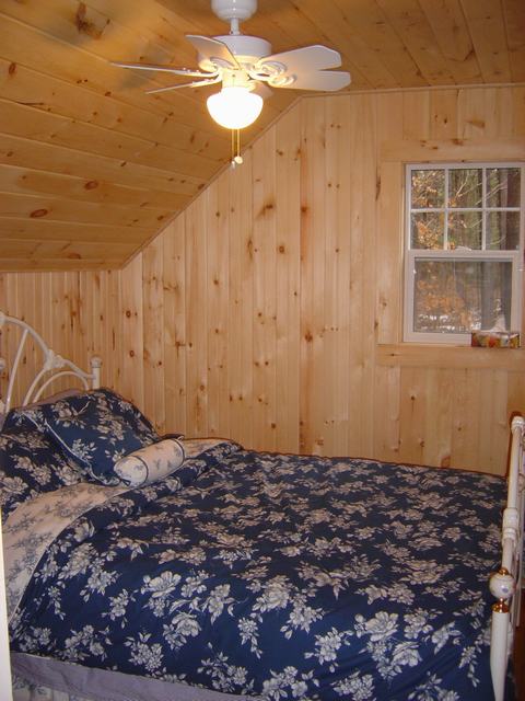 Upstairs Bedroom #2 - Queen Bed