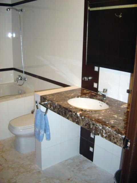 Main Bathroom with Jacuzzi Tub & Shower