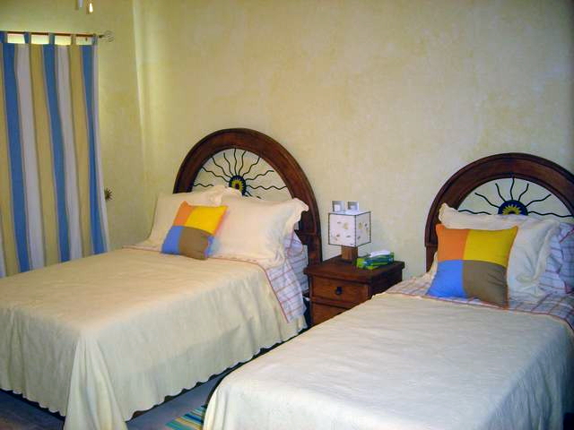 2nd Bedroom w. 1 Double bed plus 1 Twin bed