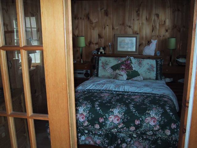Mainfloor Bedroom #1